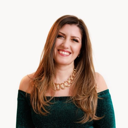 deGrini photography, Bicester, Oxford studio session_Woman headshot_white background