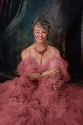 deGrini photography, Oxford, Bicester, studio woman bellissima session, pink ruffle dress, elegant style