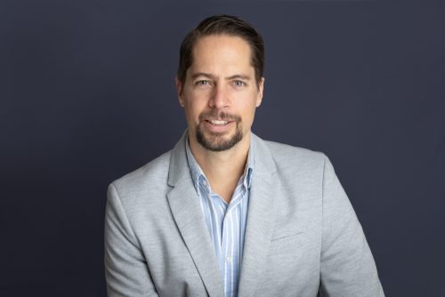 Bicester, Oxfordshire, deGrini photography studio male headshot